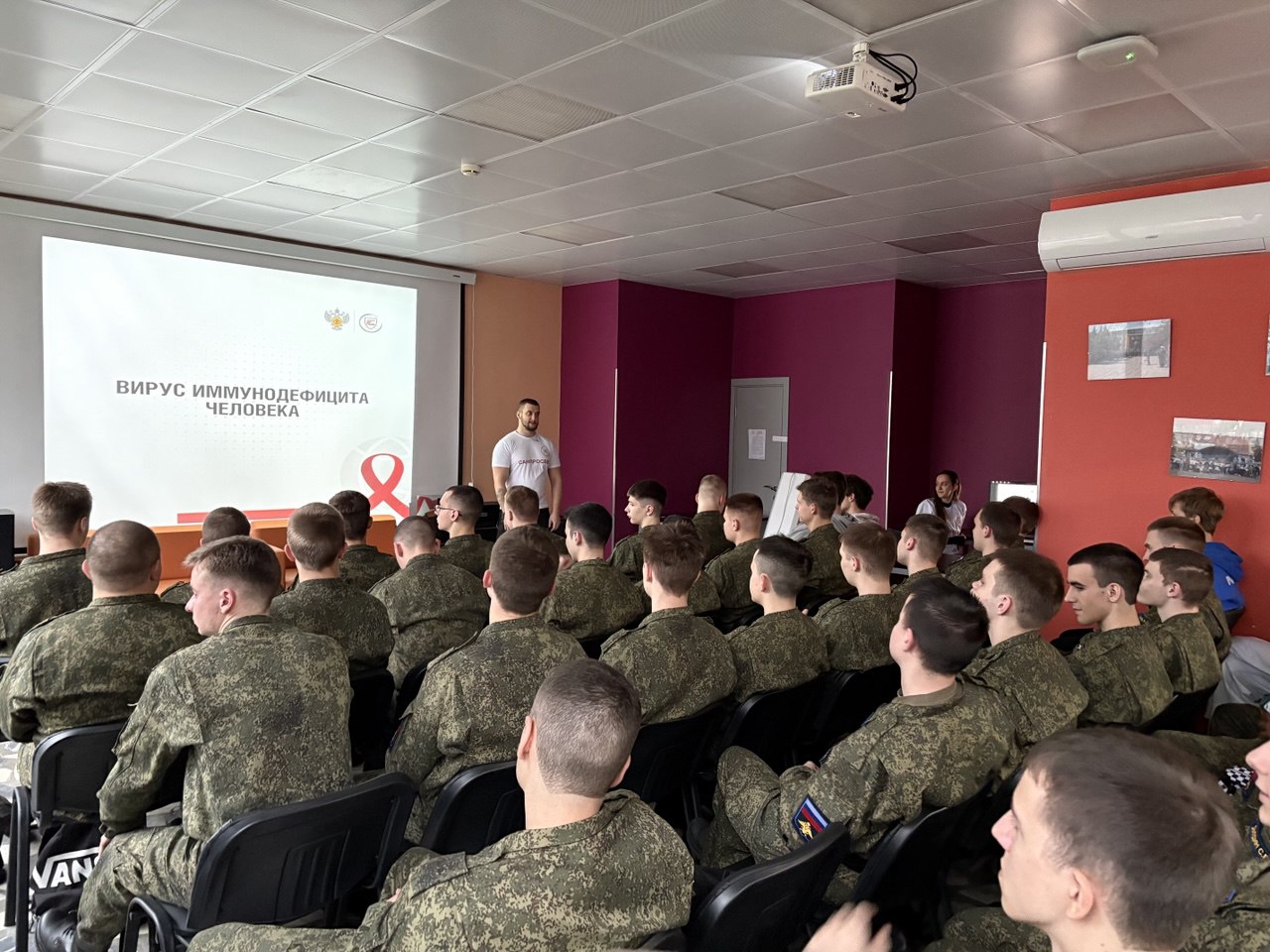 photo 5296794286840024881 y